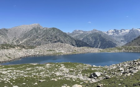 Daral Lake